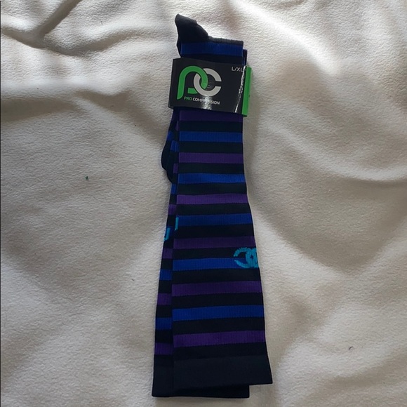 Compression socks - Picture 2 of 3